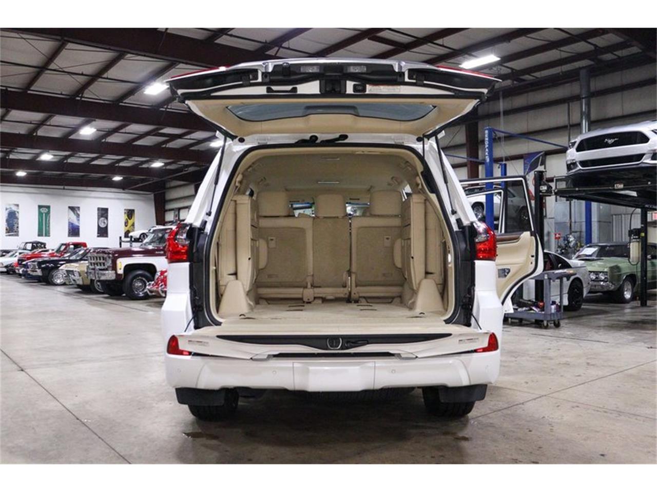 2016 Lexus LX570 Luxury